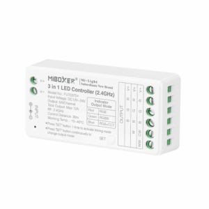 3 i 1 Controller fra Miboxer, som både kan indstilles til RGB, RGBW og RGB+CCT. Den kan styres med en, eller flere af Miboxers mange fysiske betjeningsmuligheder. Controlleren kan klare op til et samlet forbrug på 12A og virker med både 12V og 24V LED lyskilder.
