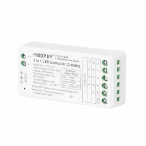 3 i 1 Controller fra Miboxer, som både kan indstilles til RGB, RGBW og RGB+CCT. Den kan styres med en, eller flere af Miboxers mange fysiske betjeningsmuligheder. Controlleren kan klare op til et samlet forbrug på 12A og virker med både 12V og 24V LED lyskilder.