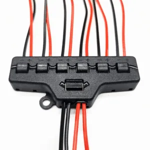 Universal 6-fordeler terminal til lavvolt installationer på maks 50 volt, 9 ampere.