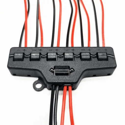 Universal 6-fordeler terminal til lavvolt installationer på maks 50 volt, 9 ampere.