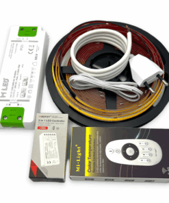 Komplet dæmpbar COB LED bånd sæt med controller og fjernbetjening og neutral hvid lysfarve.