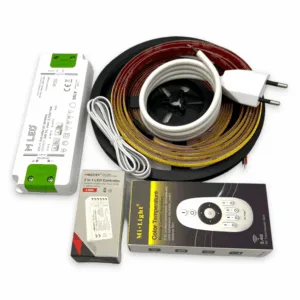 Komplet dæmpbar COB LED strip sæt med controller og fjernbetjening og kold hvid lysfarve.